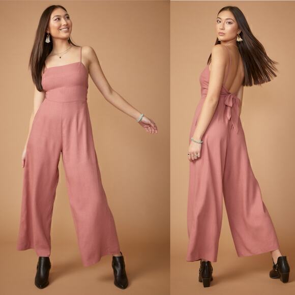 NWT Francesca’s Nancie‎ Tie Back Wide-leg Jumpsuit Size XS - Picture 1 of 7